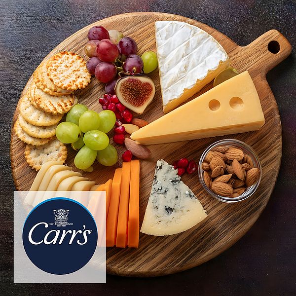 Käseplatte mit Carr's-Logo